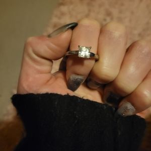 Size 6 925 sterling silver solitaire ring
